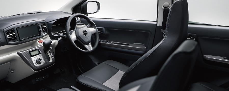 Интерьер Daihatsu Mira e:S 2017 года  (фото 11 из 19)